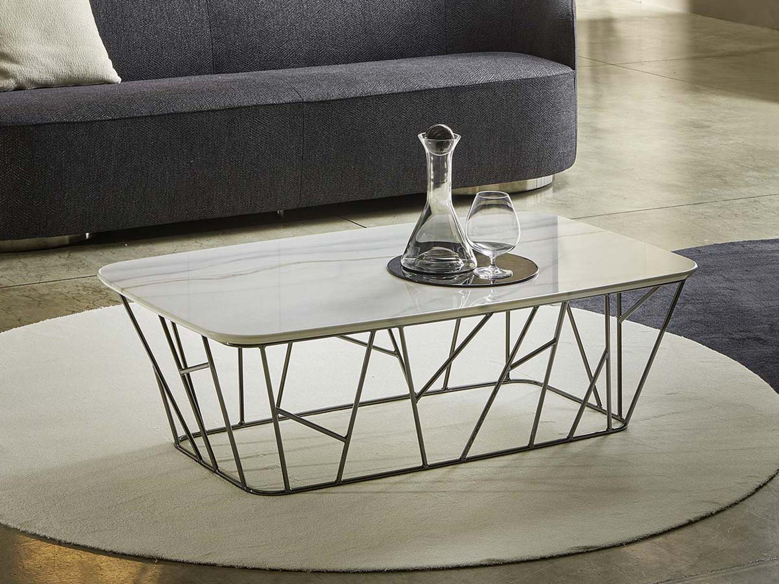 Elegante tavolino top marmo covelano Twig